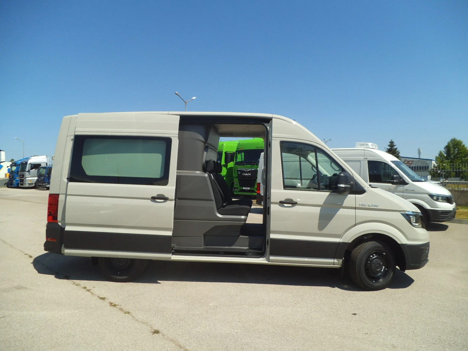 Man TGE 3.140 бус - 6+ 1 местен 
