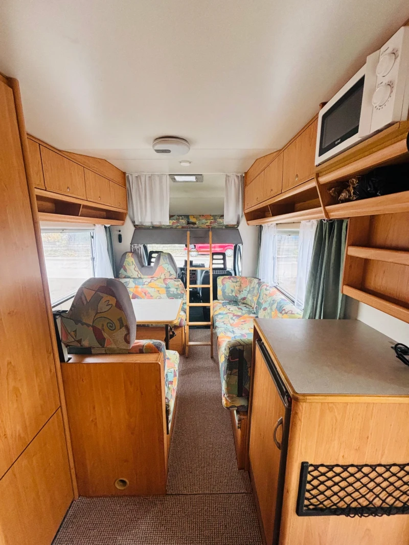 Кемпер Knaus 2.8 Ивеко двигател, снимка 9 - Каравани и кемпери - 52406541