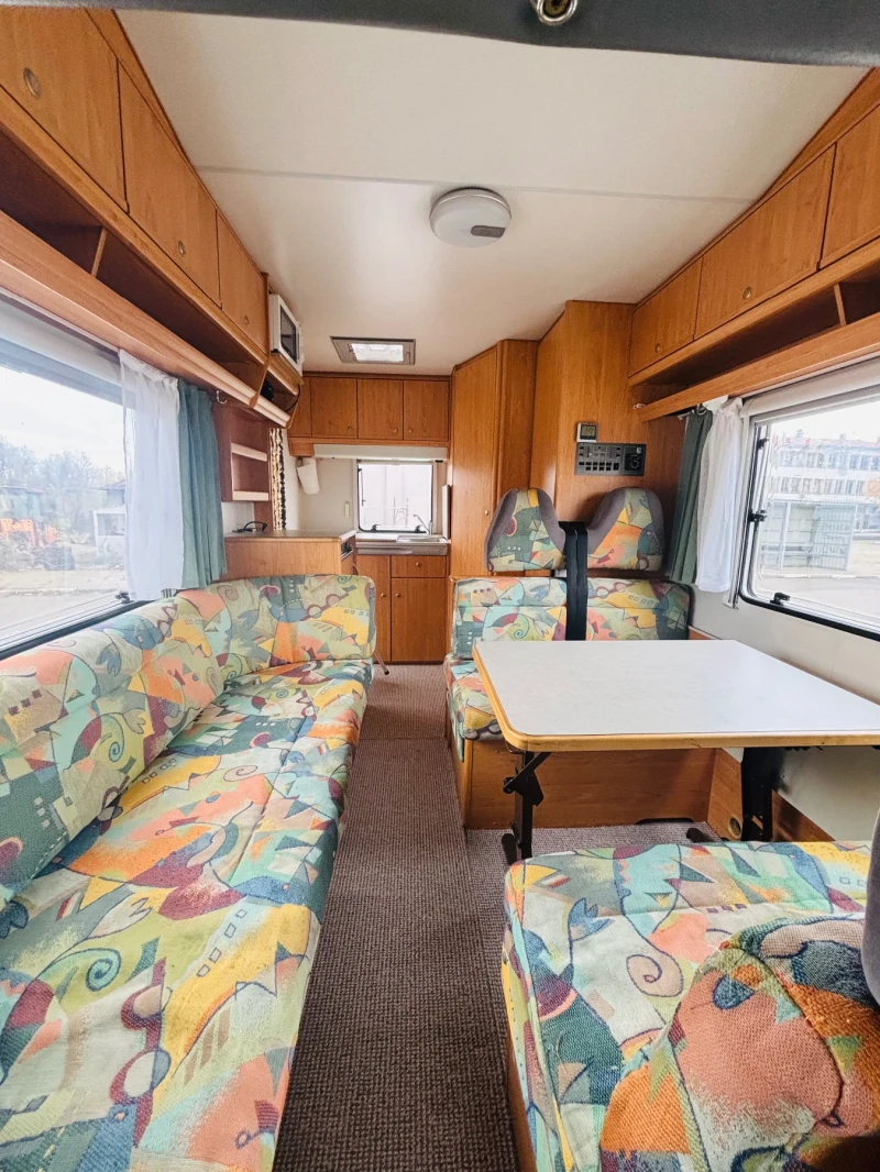 Кемпер Knaus 2.8 Ивеко двигател, снимка 13 - Каравани и кемпери - 52406541