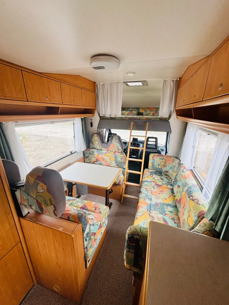 Кемпер Knaus 2.8 Ивеко двигател, снимка 10 - Каравани и кемпери - 52406541