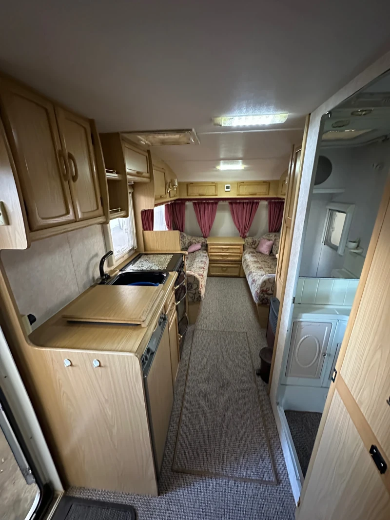 Каравана Bailey Pageant, снимка 4 - Каравани и кемпери - 52514046