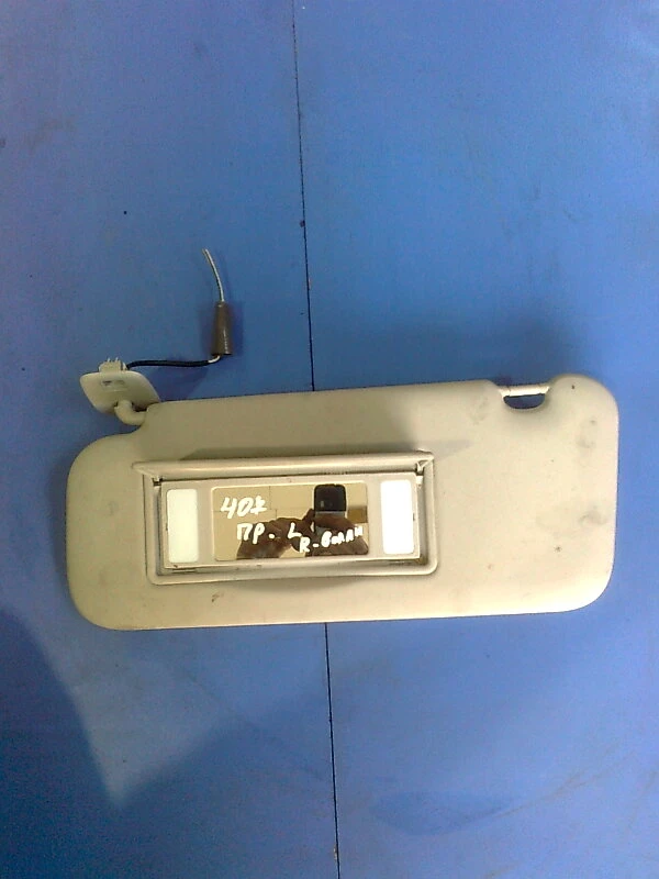 Преден ляв сенник за Пежо 407 05г. десен волан