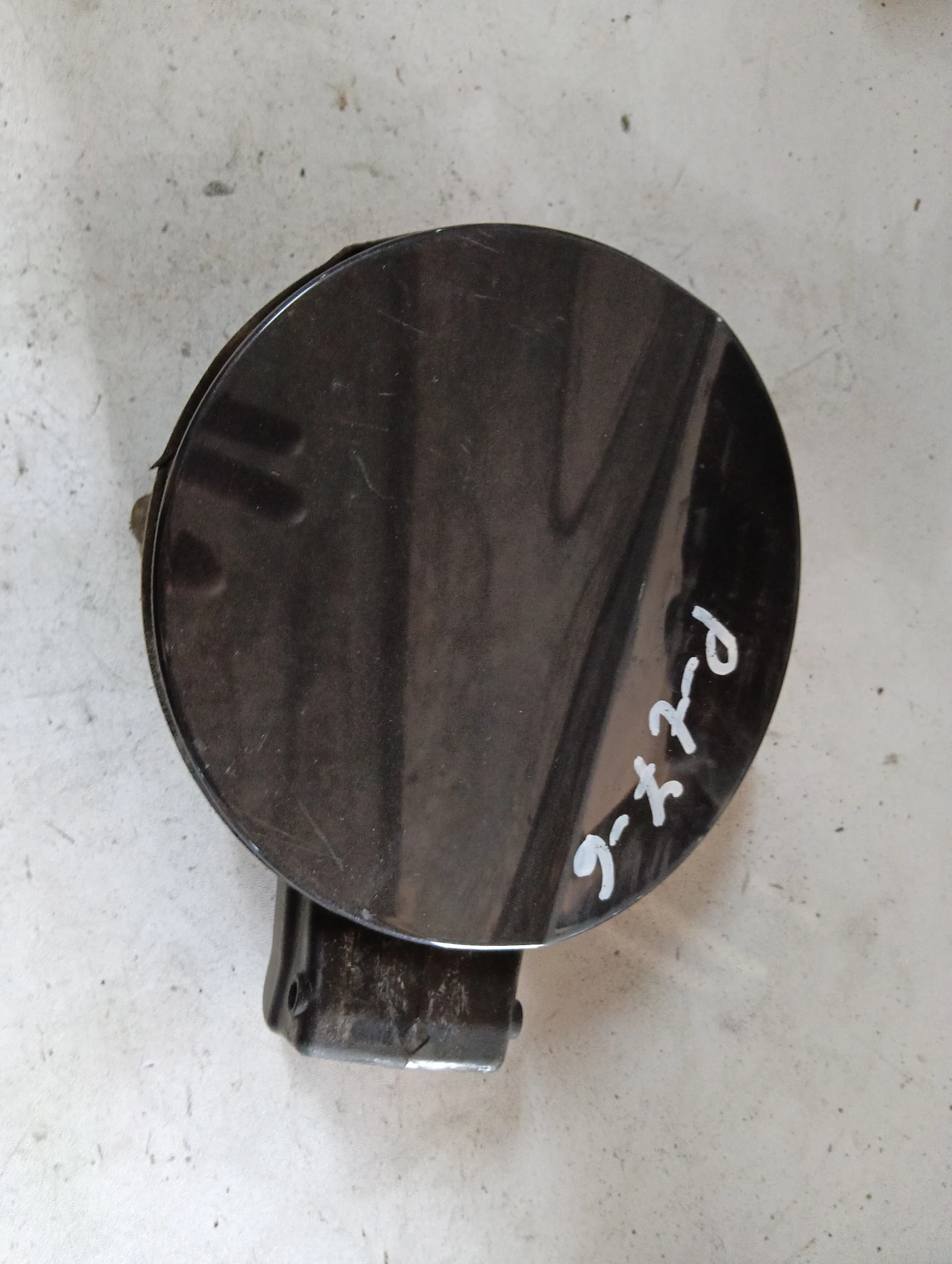 вратичка резервоар ГРАФИТ  3AF809857A 3AF809857 VW Passat