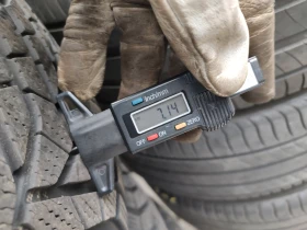 Гуми Зимни 235/55R19, снимка 8