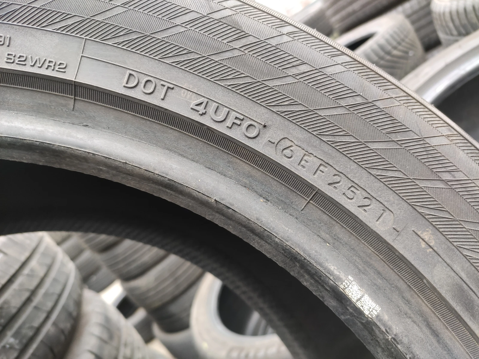 Гуми Зимни 235/55R19, снимка 12 - Гуми и джанти - 54655286
