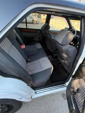 Mercedes-Benz 124 300d, снимка 8