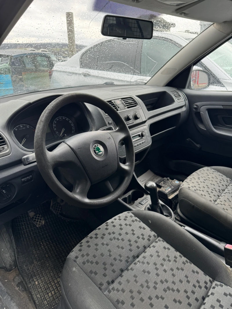 Skoda Praktik 1.2 69hp, снимка 7 - Автомобили и джипове - 47523016