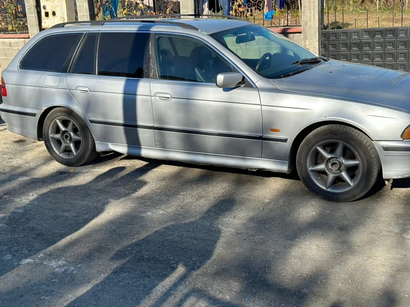 BMW 520, снимка 3 - Автомобили и джипове - 47816459