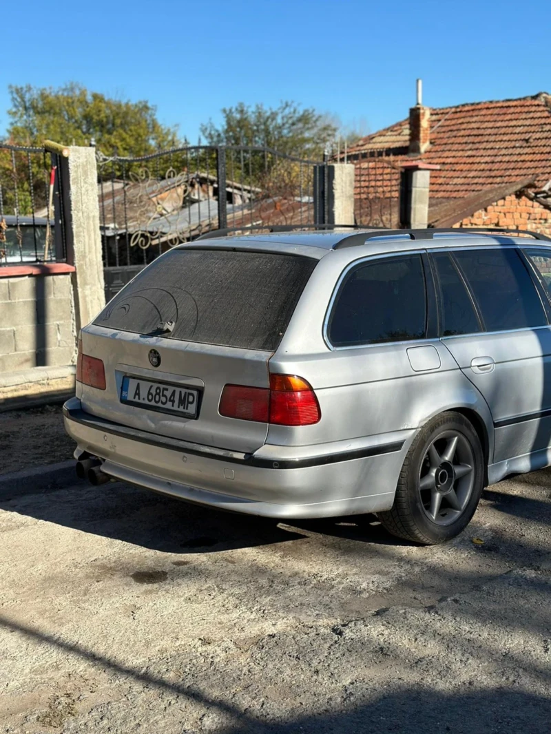 BMW 520, снимка 4 - Автомобили и джипове - 47816459