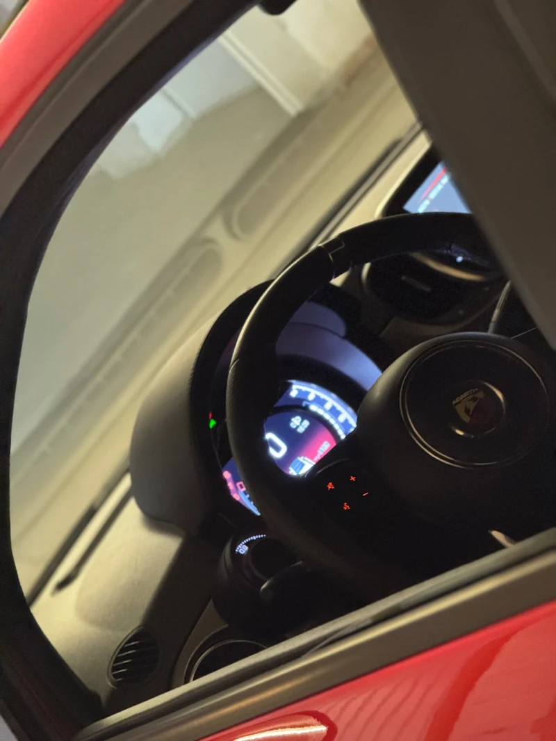 Abarth 595 Pista Cabrio, снимка 5 - Автомобили и джипове - 49775258