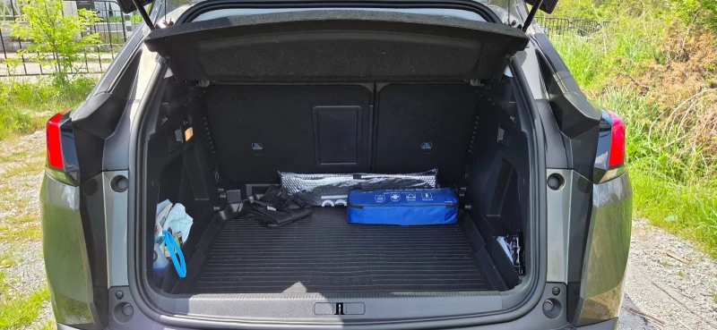 Peugeot 3008 New ALLURE PACK 1. 2 PureTech 130 S&S EAT8, снимка 10 - Автомобили и джипове - 52450093