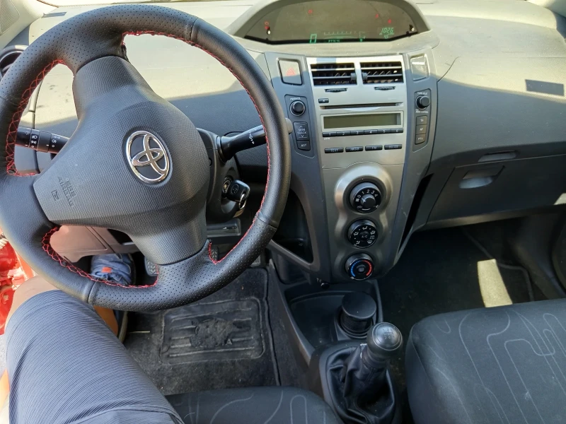 Toyota Yaris 1.0-69кс, снимка 11 - Автомобили и джипове - 51707476
