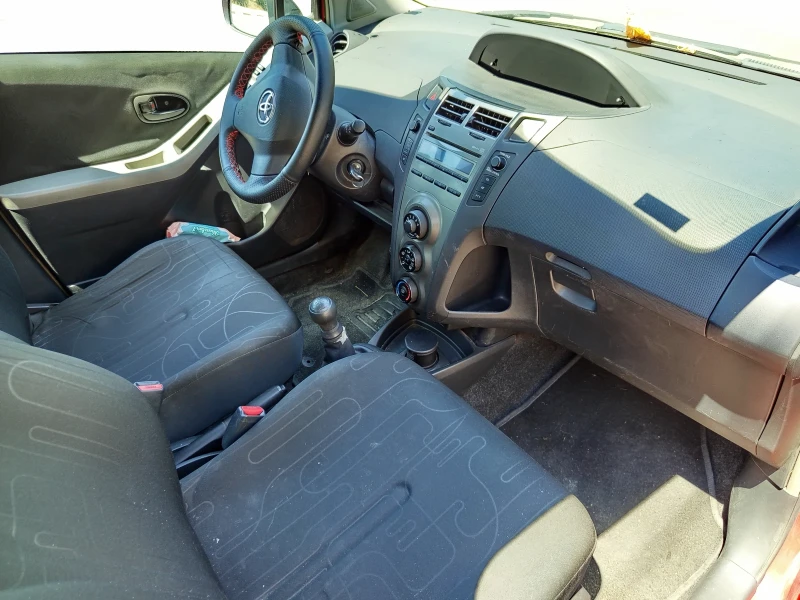 Toyota Yaris 1.0-69кс, снимка 9 - Автомобили и джипове - 51707476