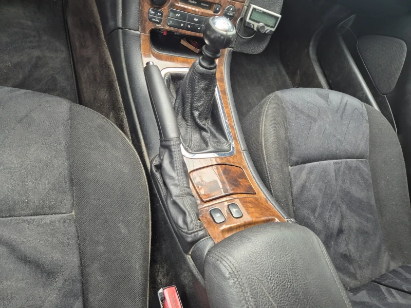 Peugeot 607 Автомобилът се  продава с комплект нови зимни гуми, снимка 11 - Автомобили и джипове - 52336216