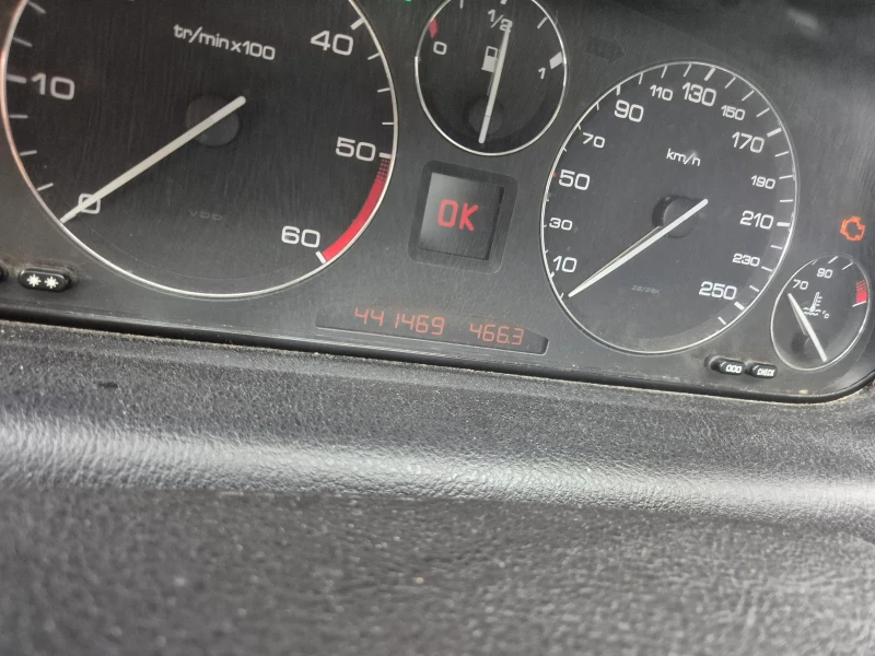 Peugeot 607 Автомобилът се  продава с комплект нови зимни гуми, снимка 12 - Автомобили и джипове - 52336216