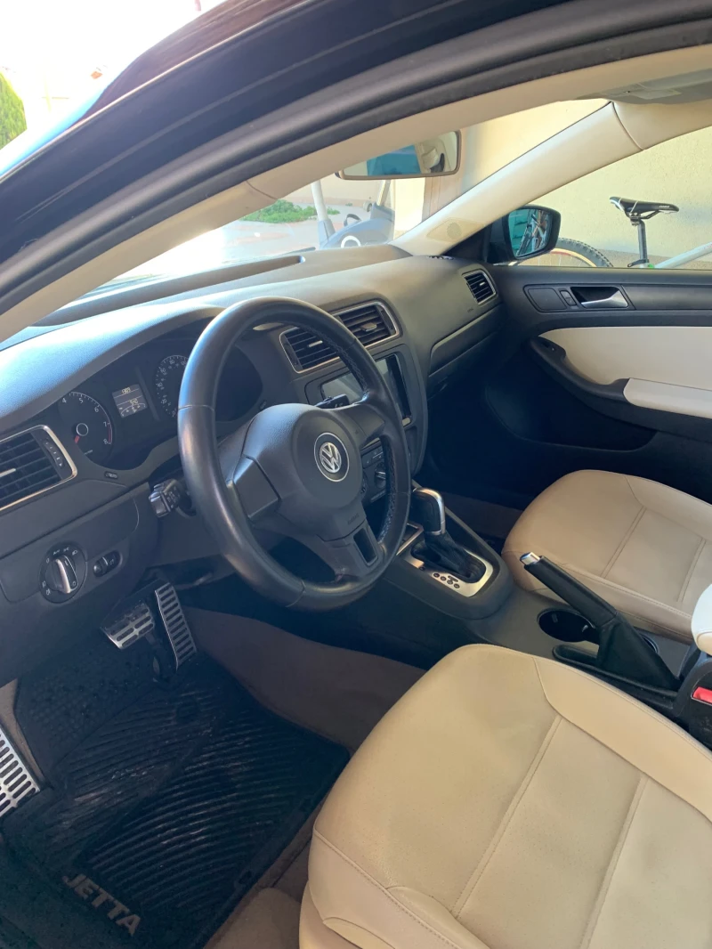 VW Jetta Jetta, снимка 10 - Автомобили и джипове - 52939367