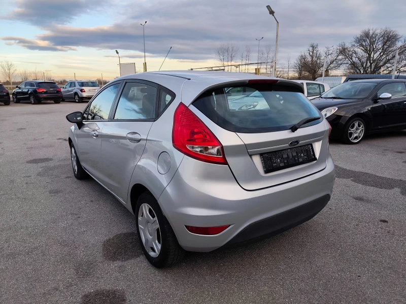 Ford Fiesta 1.3i КЛИМА, снимка 4 - Автомобили и джипове - 53157024