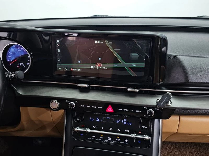 Kia Carnival 2.2 Automatic, снимка 17 - Автомобили и джипове - 55723686