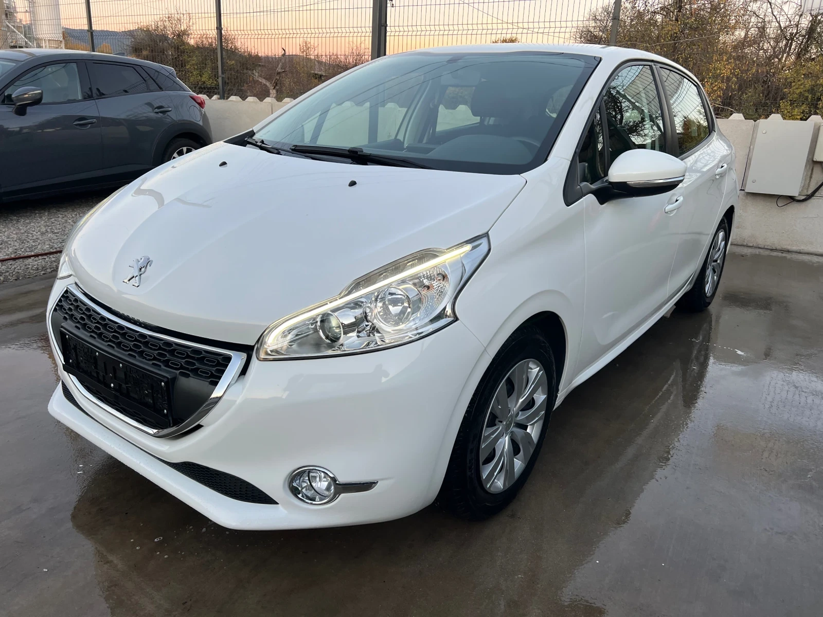 Peugeot 208 1.2 benzin Led Navi Parktronic Top - изображение 3