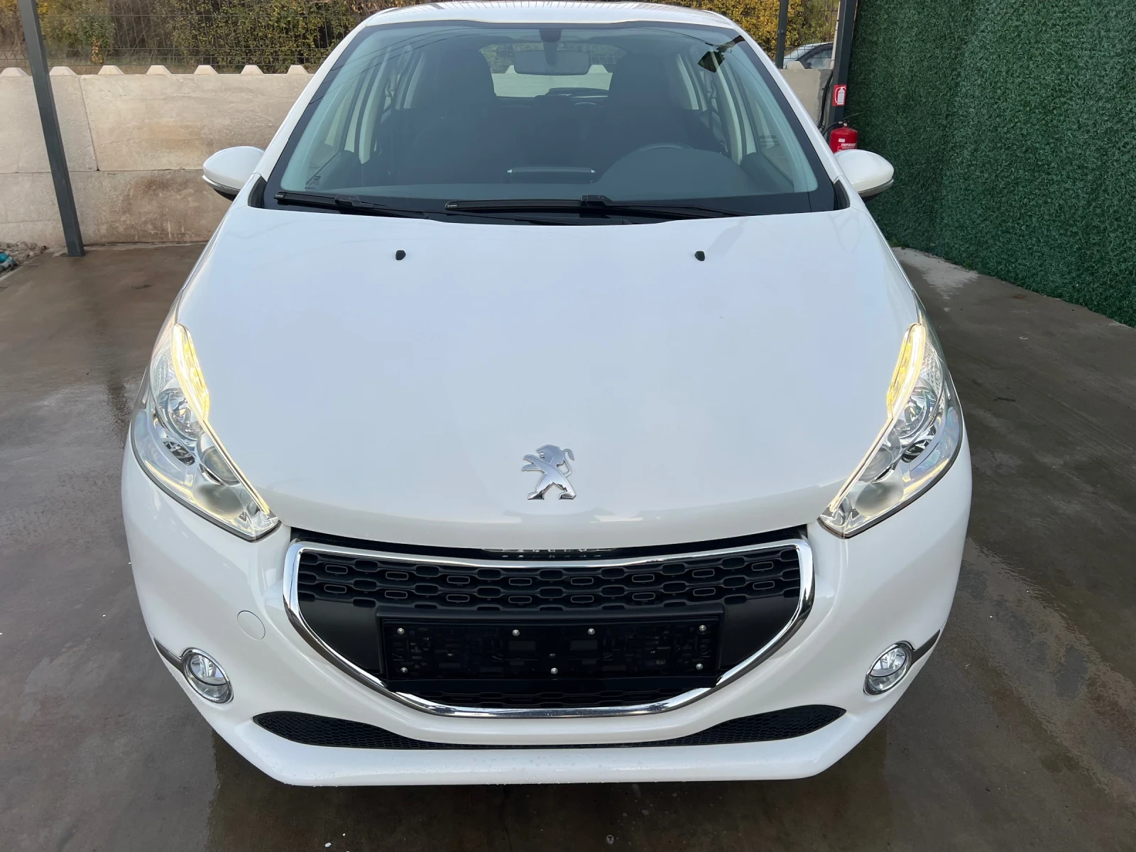 Peugeot 208 1.2 benzin Led Navi Parktronic Top - изображение 2