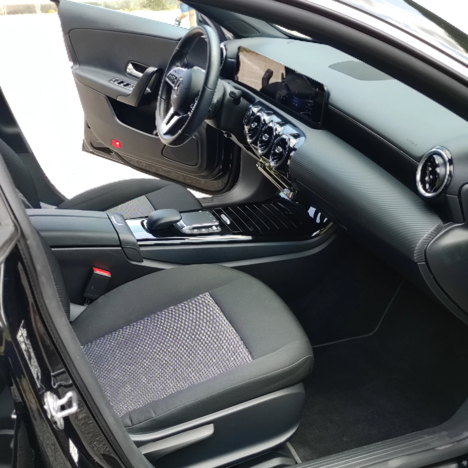Mercedes-Benz CLA 200 150 кс./8 ск/F1/ - изображение 5