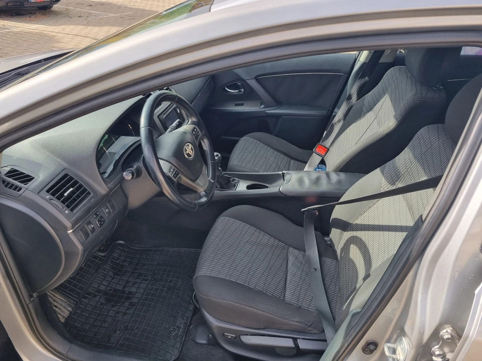 Toyota Avensis 2.0 D4D  126к.с. - изображение 6