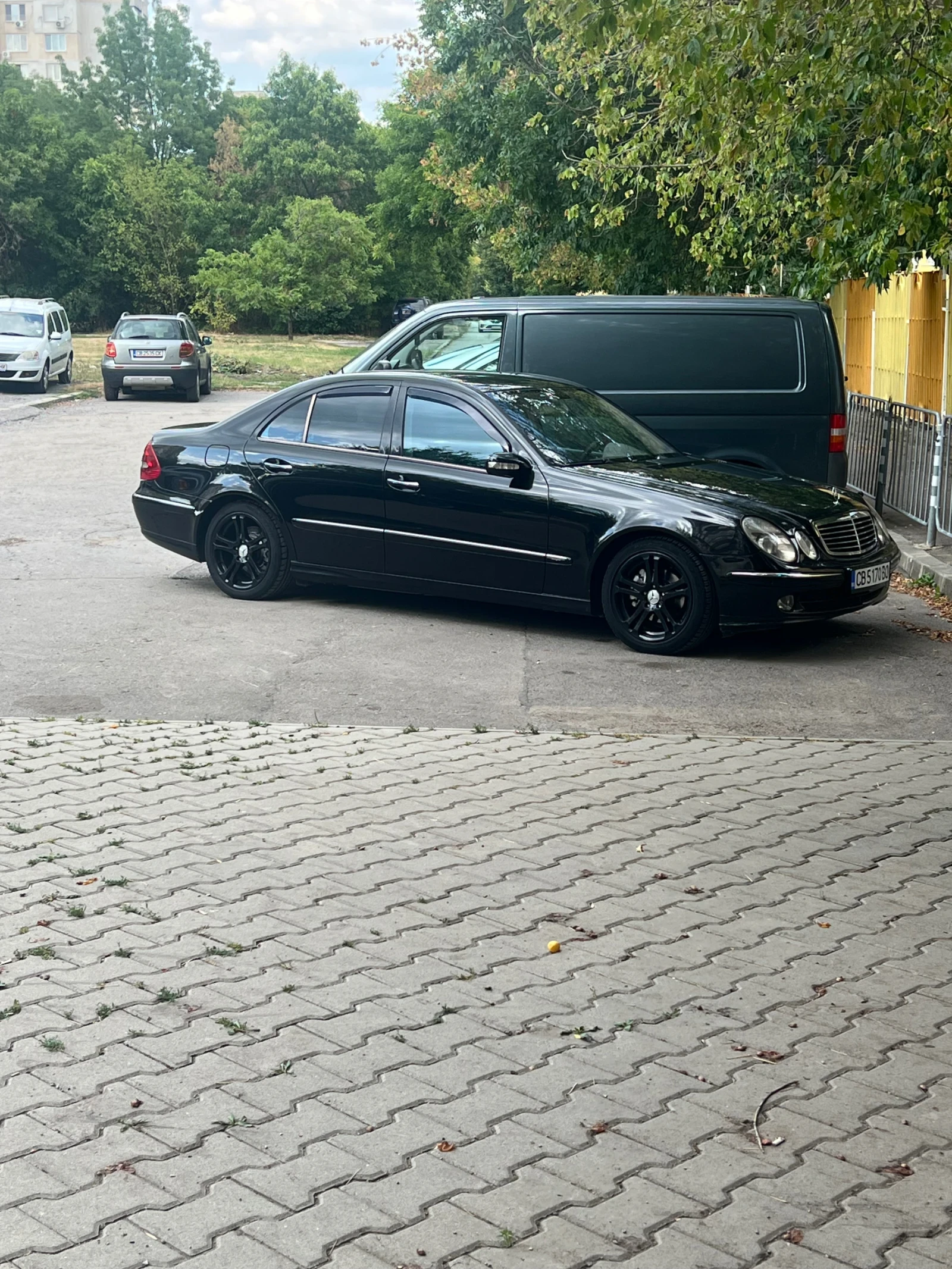 Mercedes-Benz E 220 Avantgarde - изображение 10