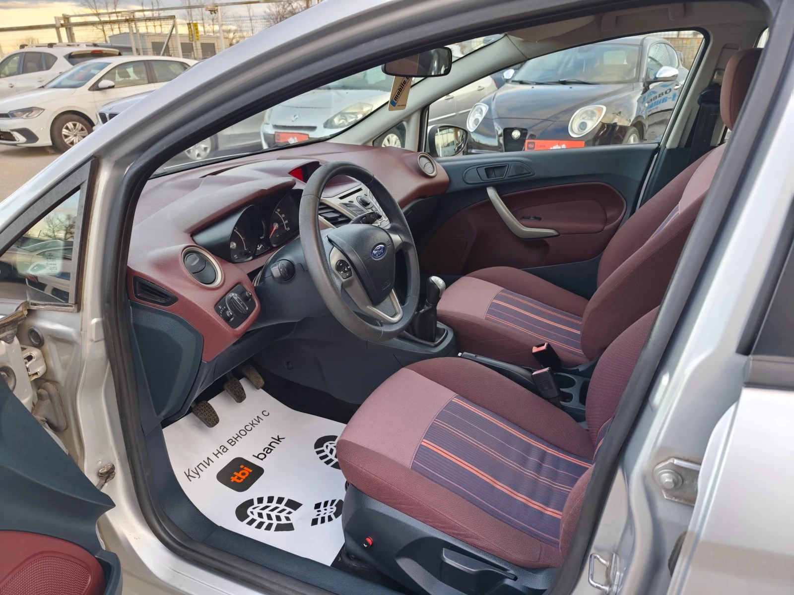 Ford Fiesta 1.3i КЛИМА - изображение 8