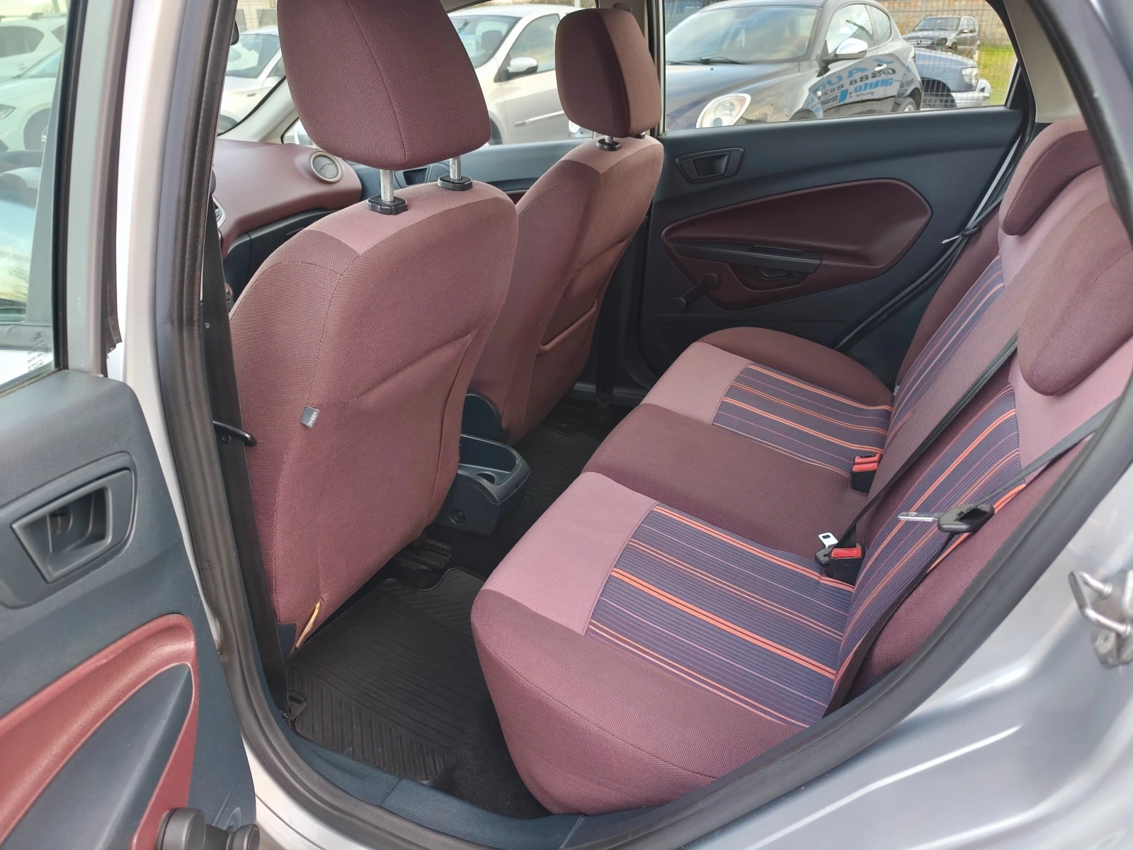 Ford Fiesta 1.3i КЛИМА - изображение 9