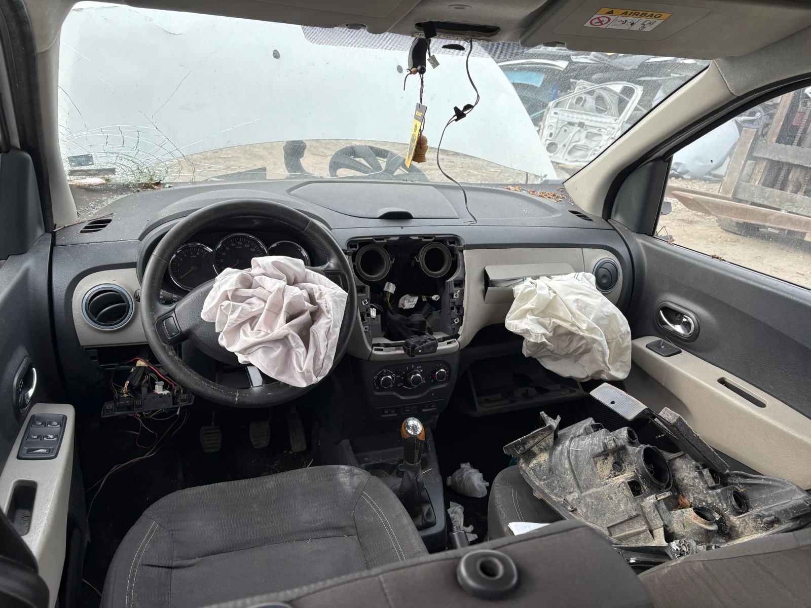 Dacia Lodgy, снимка 7 - Автомобили и джипове - 53733437