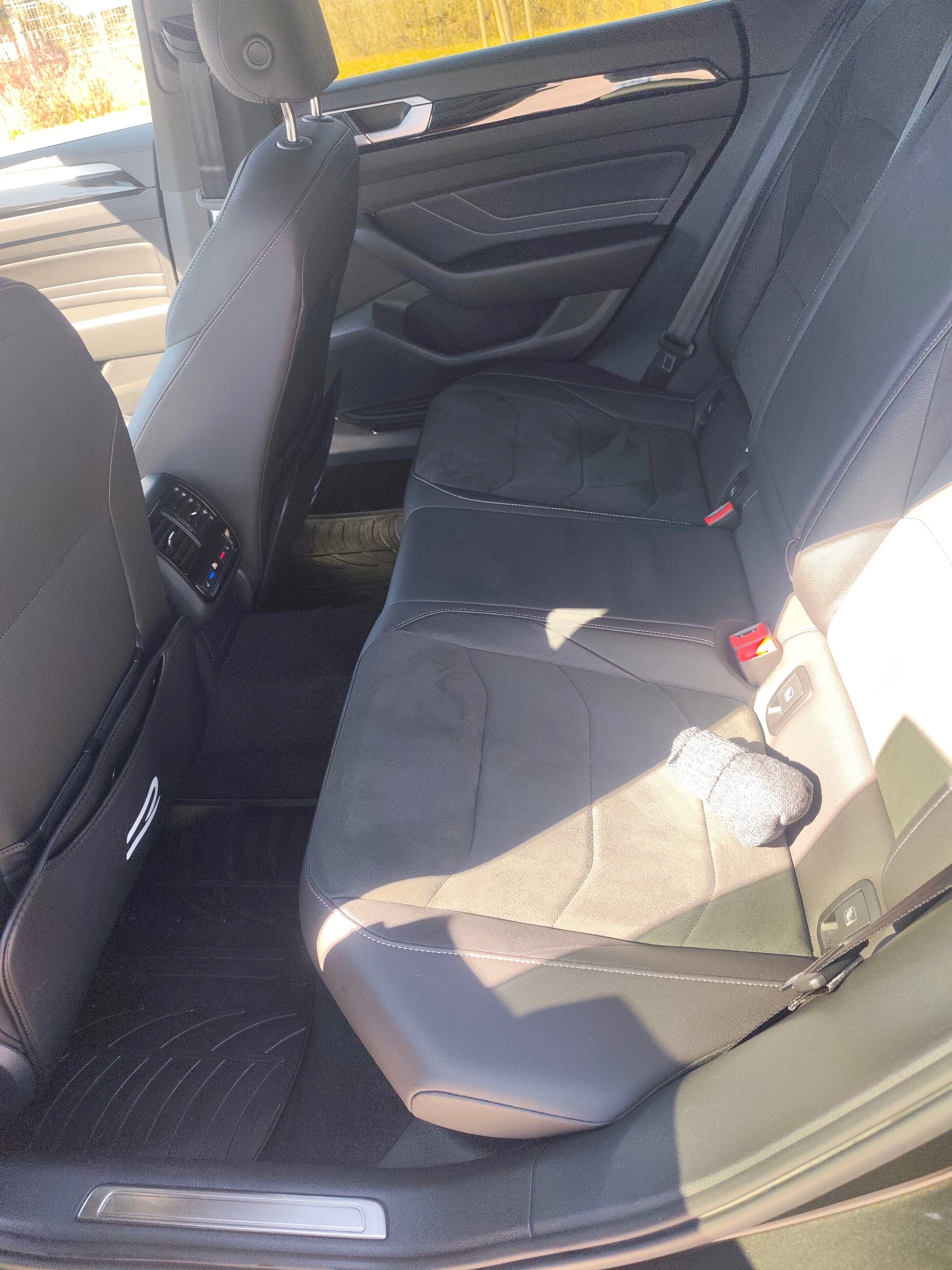 VW Arteon R-Line, снимка 13 - Автомобили и джипове - 53852228