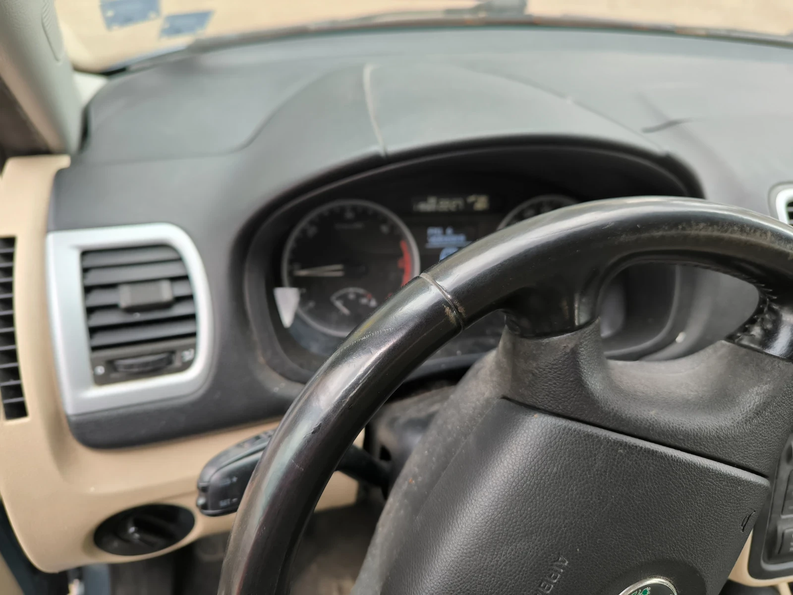 Skoda Fabia, снимка 6 - Автомобили и джипове - 54015037