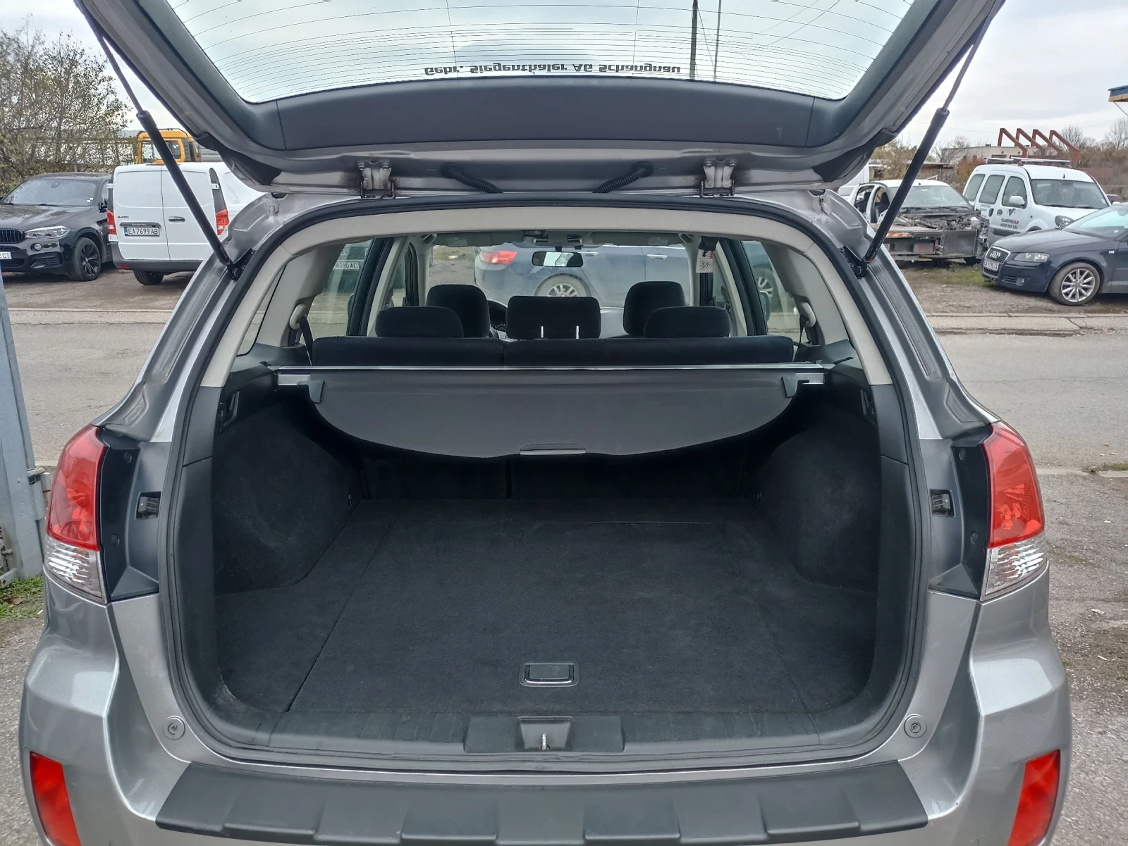 Subaru Outback 2.5i AWD , снимка 7 - Автомобили и джипове - 54063891