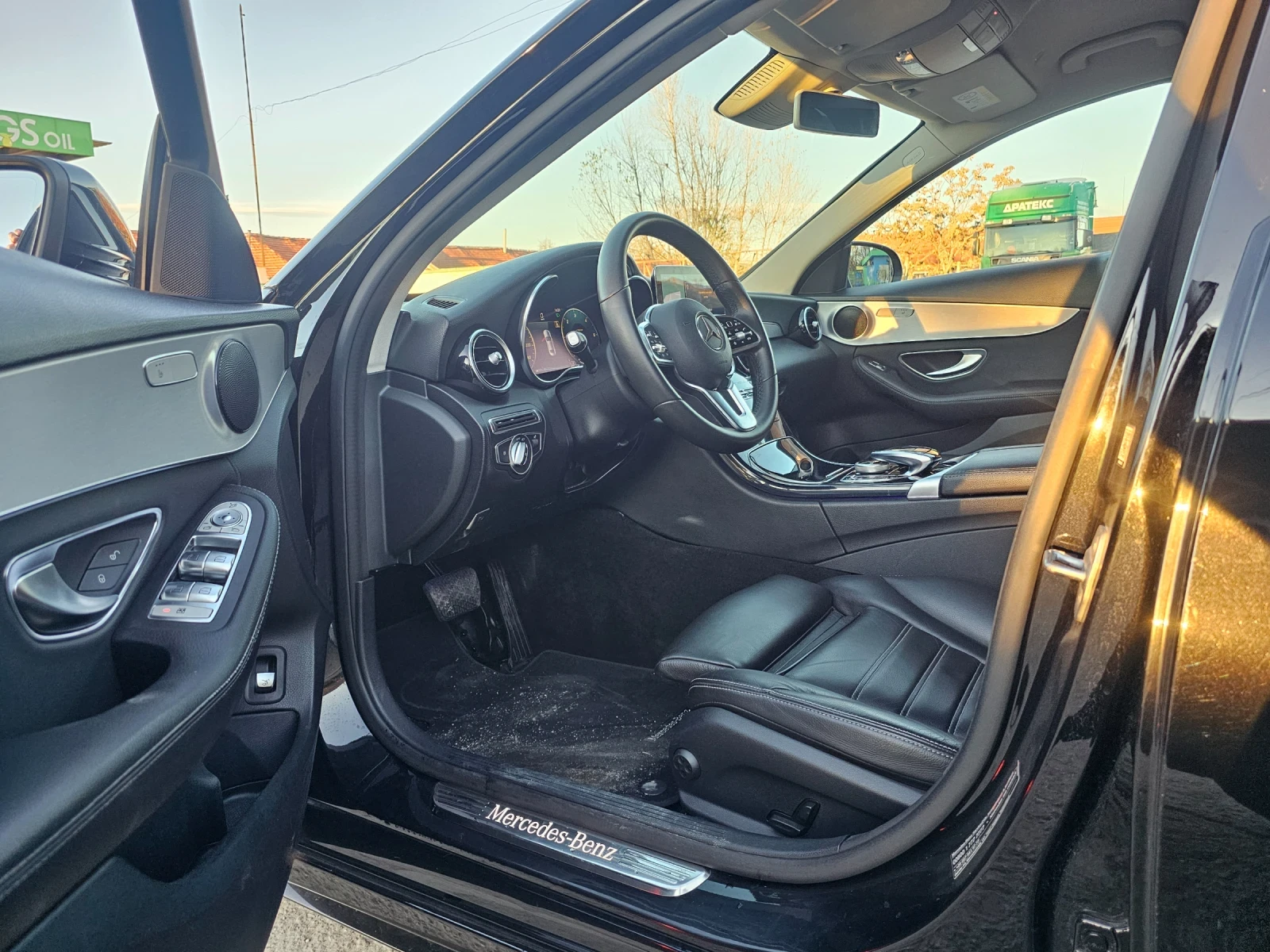 Mercedes-Benz C 220 4-matic AMG LINE DIGITAL, снимка 7 - Автомобили и джипове - 54335014