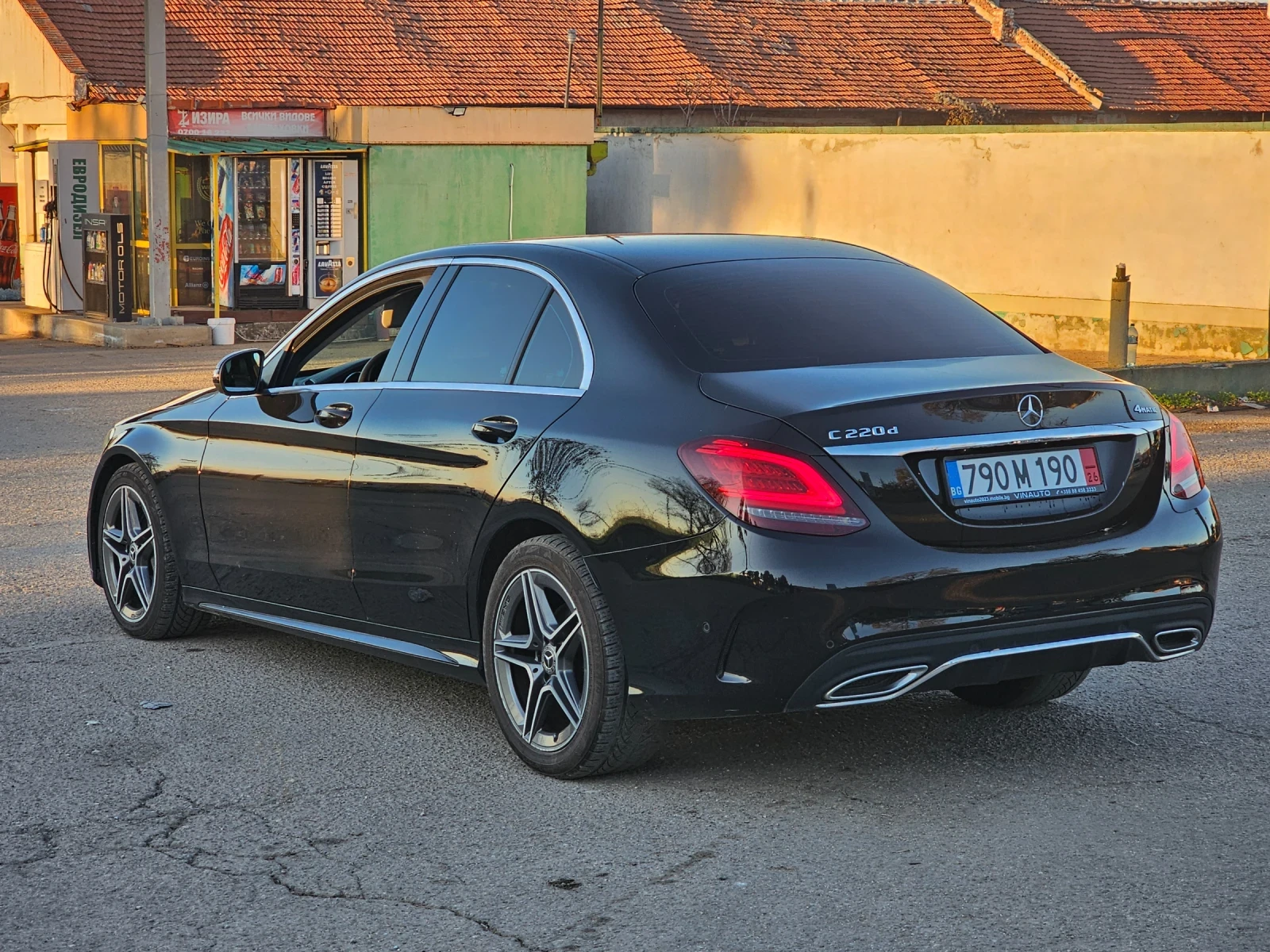 Mercedes-Benz C 220 4-matic AMG LINE DIGITAL, снимка 4 - Автомобили и джипове - 54335014