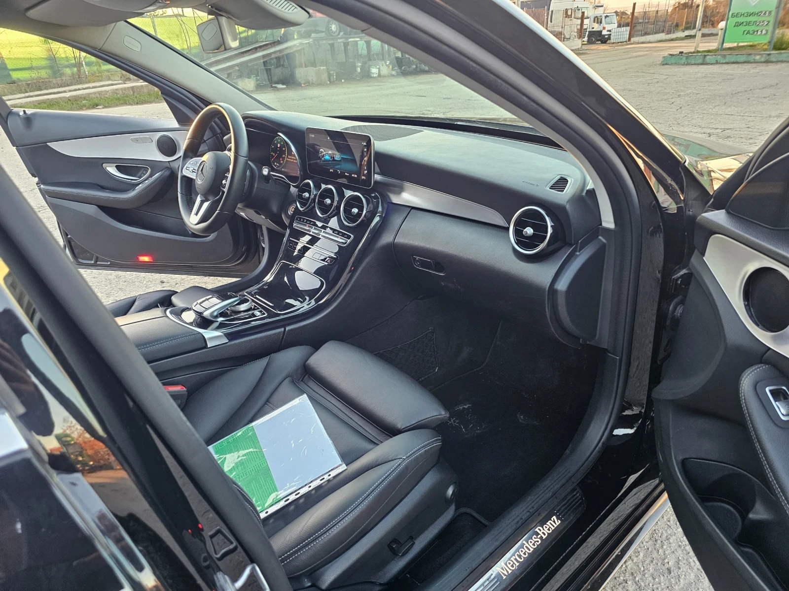 Mercedes-Benz C 220 4-matic AMG LINE DIGITAL, снимка 9 - Автомобили и джипове - 54335014