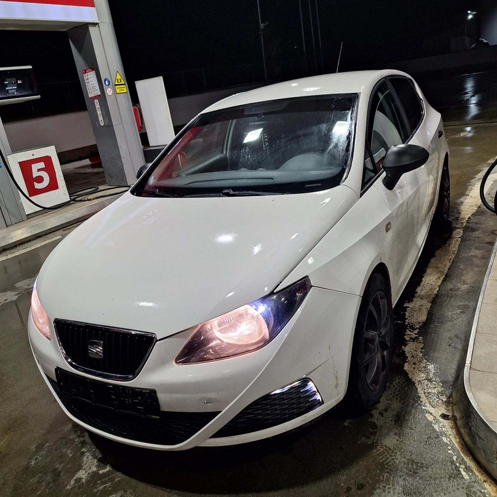 Seat Ibiza 1.2, снимка 12 - Автомобили и джипове - 54129251