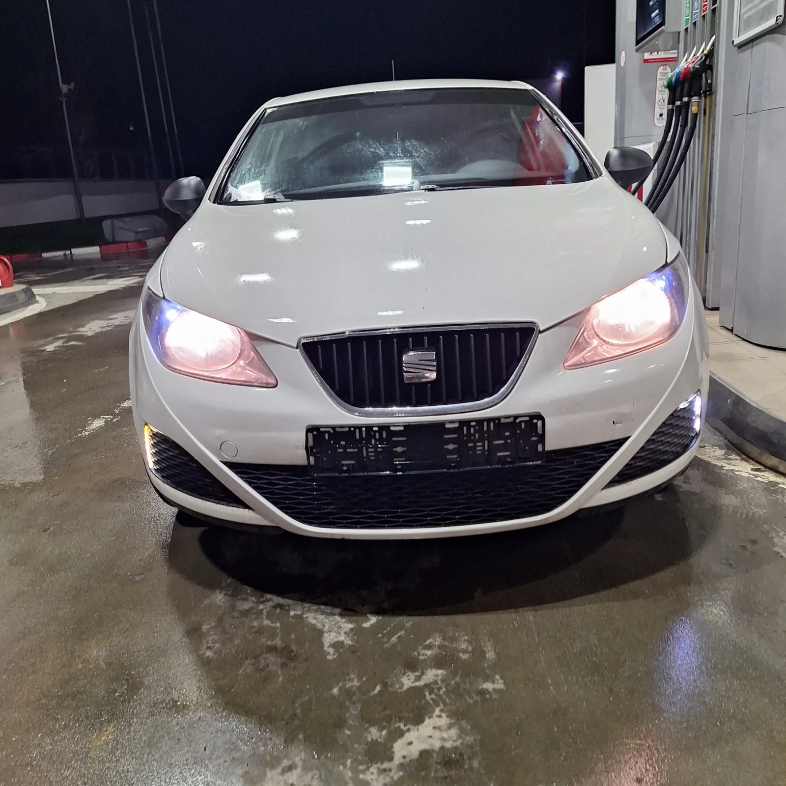 Seat Ibiza 1.2, снимка 11 - Автомобили и джипове - 54129251