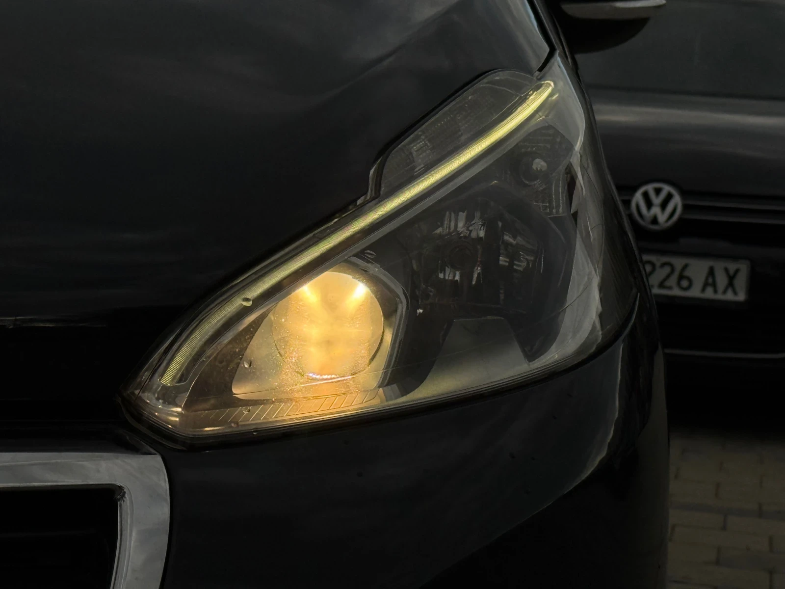 Peugeot 208, снимка 4 - Автомобили и джипове - 54313769