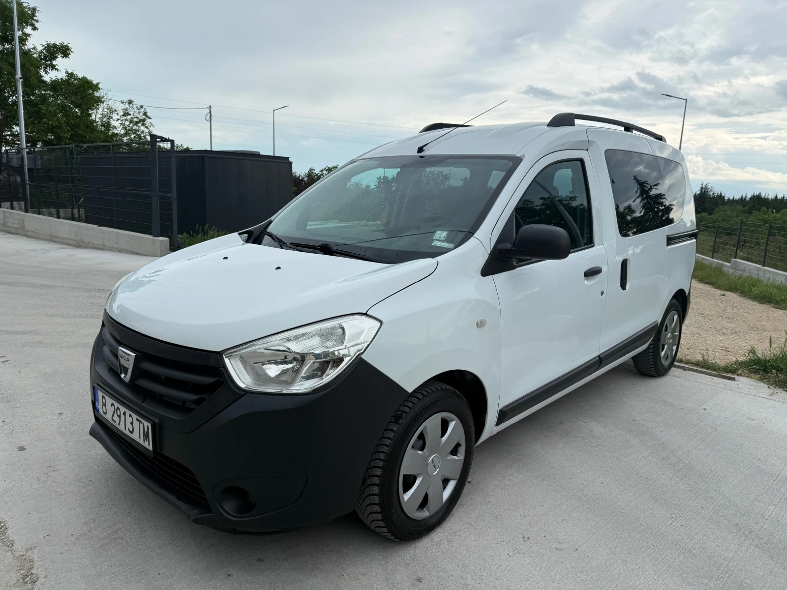Dacia Dokker 1.6i LPG, снимка 3 - Автомобили и джипове - 54742942