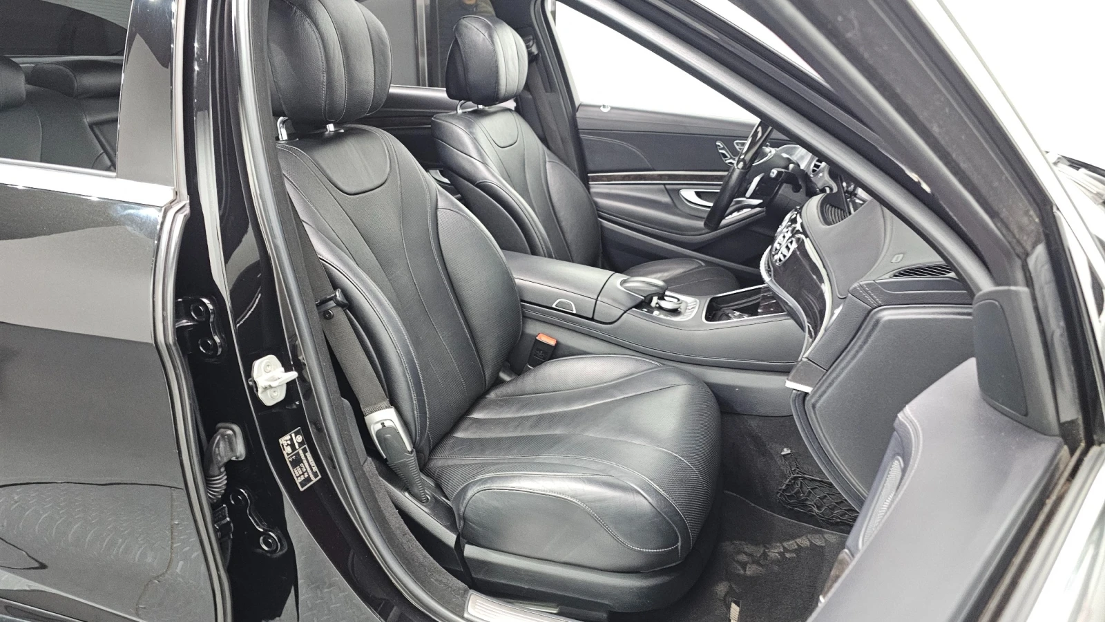 Mercedes-Benz S 350 D* 4Matic* 6.3 Pack* Navi* Pano* Keyless, снимка 12 - Автомобили и джипове - 55245310