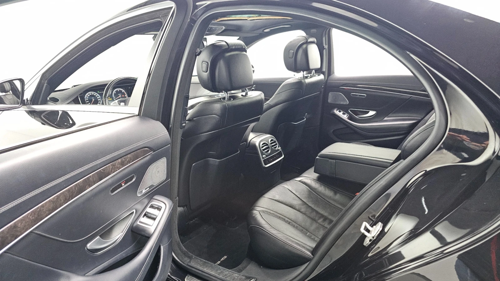 Mercedes-Benz S 350 D* 4Matic* 6.3 Pack* Navi* Pano* Keyless, снимка 14 - Автомобили и джипове - 55245310