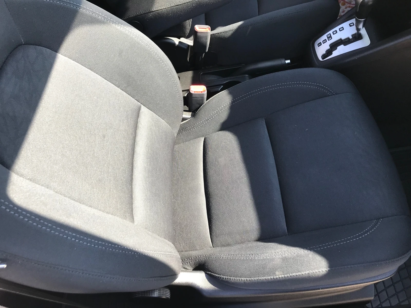 Hyundai Ix20 1.6I AVTOMAT , снимка 12 - Автомобили и джипове - 55772391