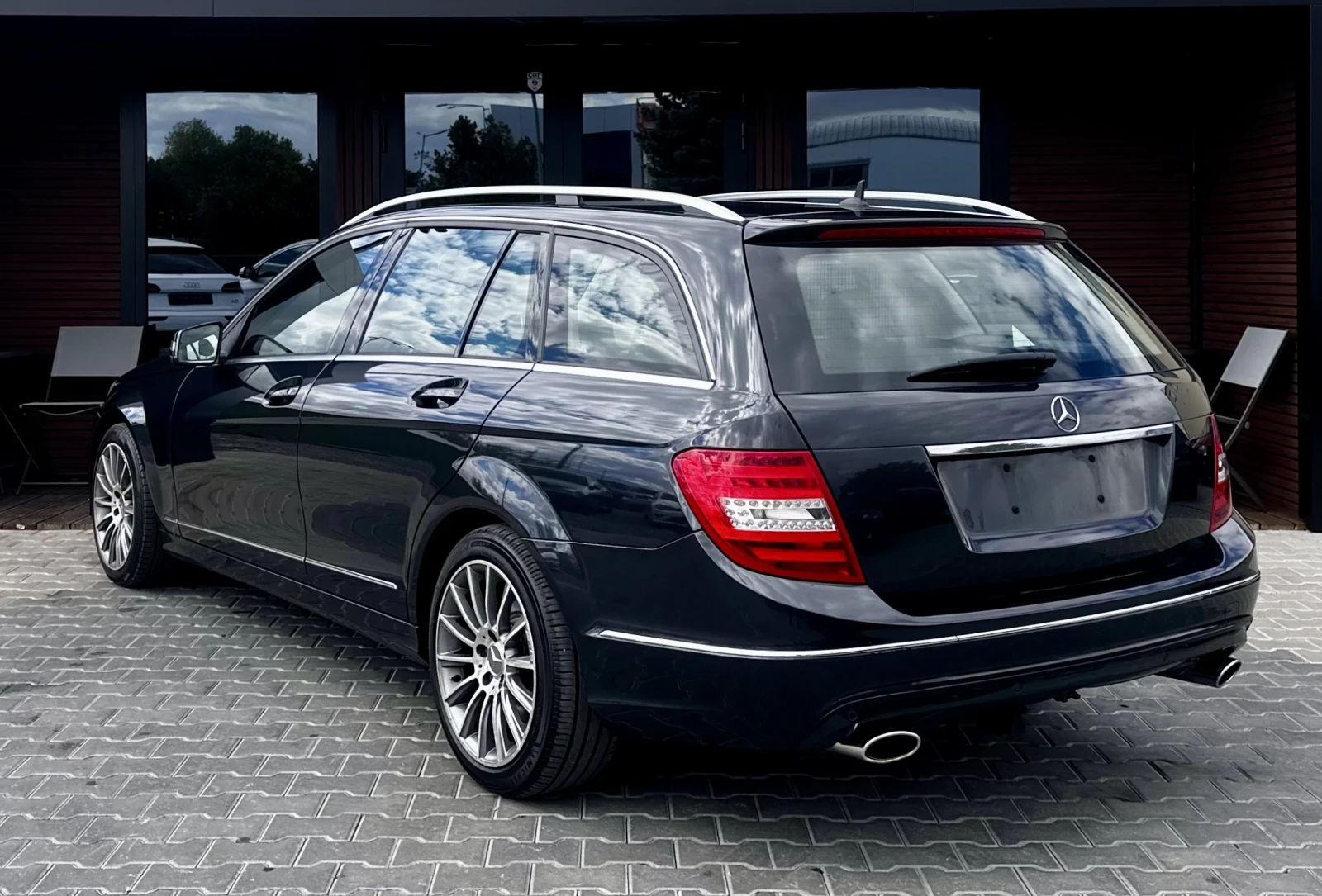 Mercedes-Benz C 300 4 Matic Памет* Масаж* Камера, снимка 5 - Автомобили и джипове - 56210696