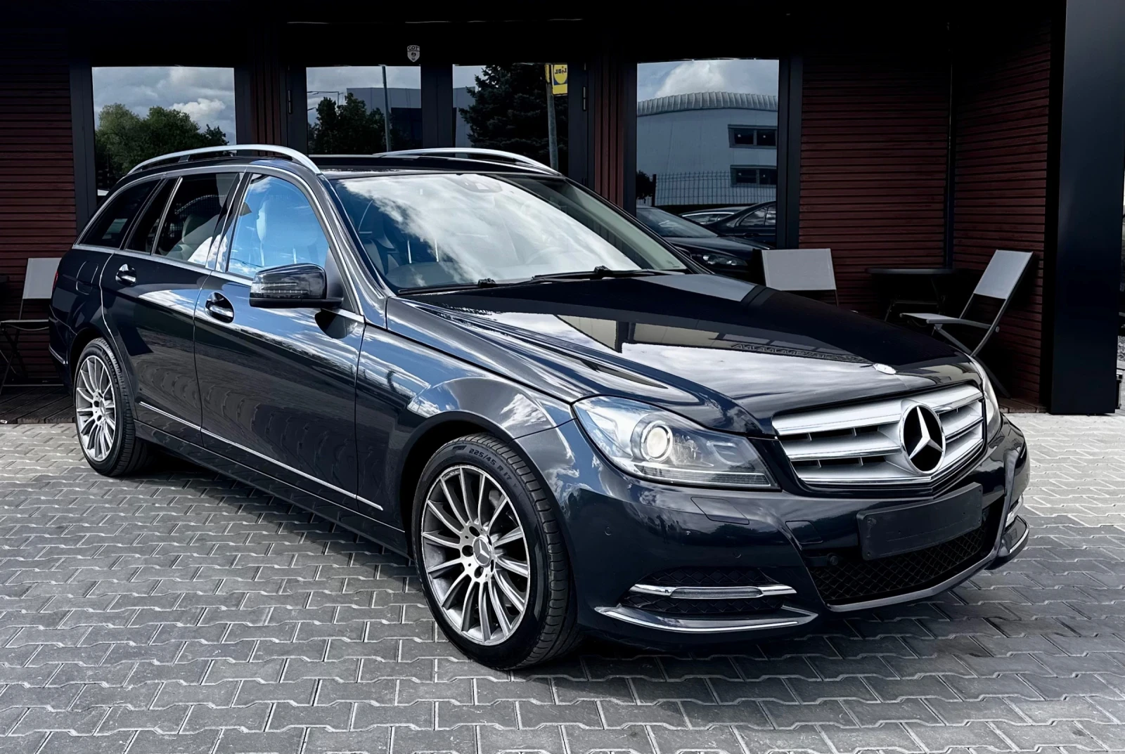 Mercedes-Benz C 300 4 Matic Памет* Масаж* Камера