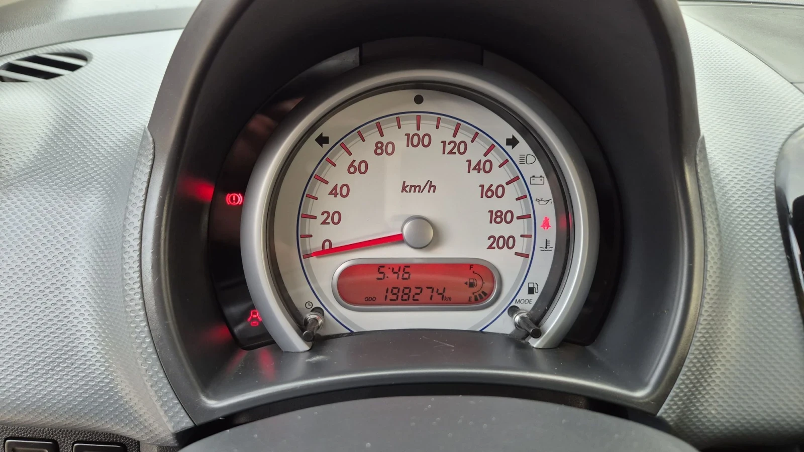 Suzuki Splash 1.0i КЛИМАТИК, снимка 17 - Автомобили и джипове - 56274875