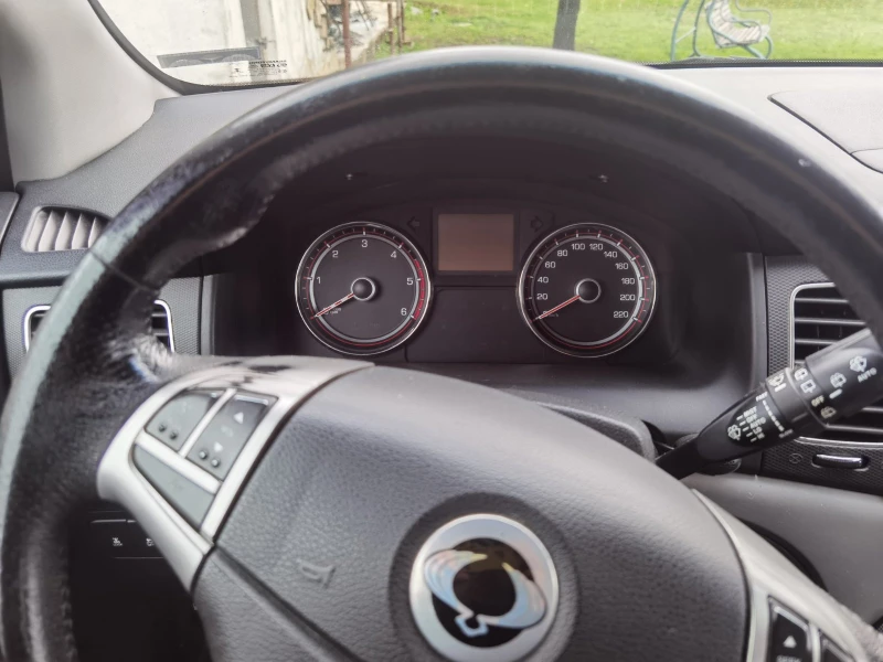 SsangYong Korando 2.0D, снимка 11 - Автомобили и джипове - 47983333