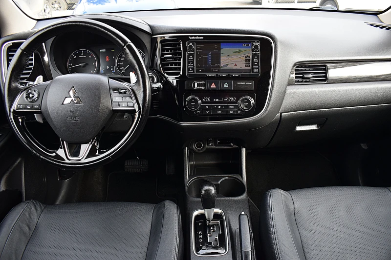 Mitsubishi Outlander 2.2ШВЕЙЦАРИЯLUXДИСТРОНИК/КОЖА/АВТОМАТИК/LANE ASSIS, снимка 11 - Автомобили и джипове - 49266500