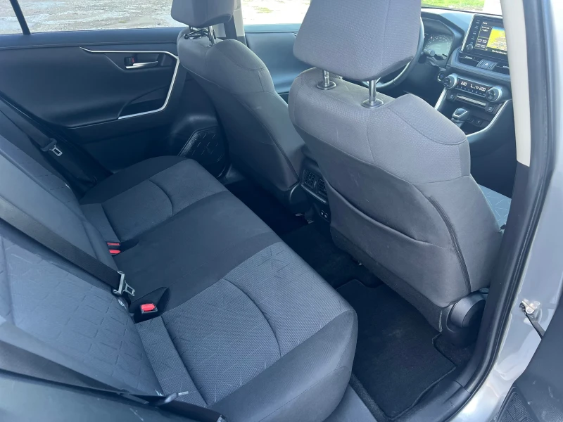 Toyota Rav4 2.0 Бензин, снимка 13 - Автомобили и джипове - 52406193