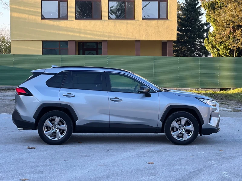 Toyota Rav4 2.0 Бензин, снимка 5 - Автомобили и джипове - 52406193